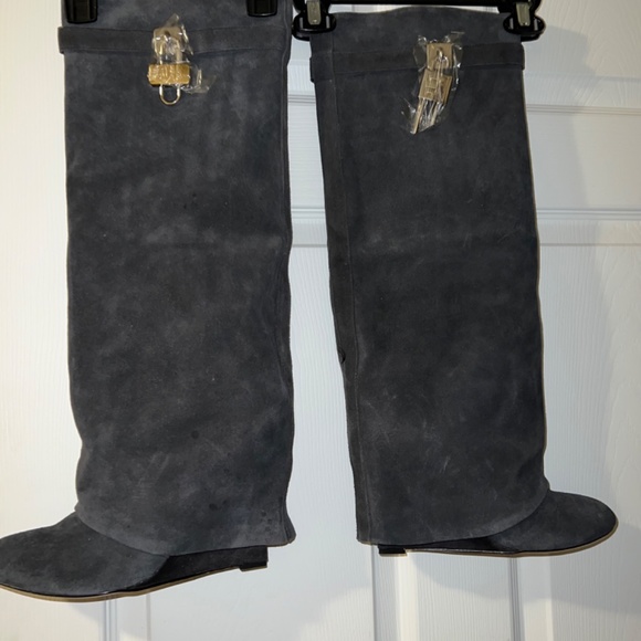 Suede boots - Picture 2 of 3